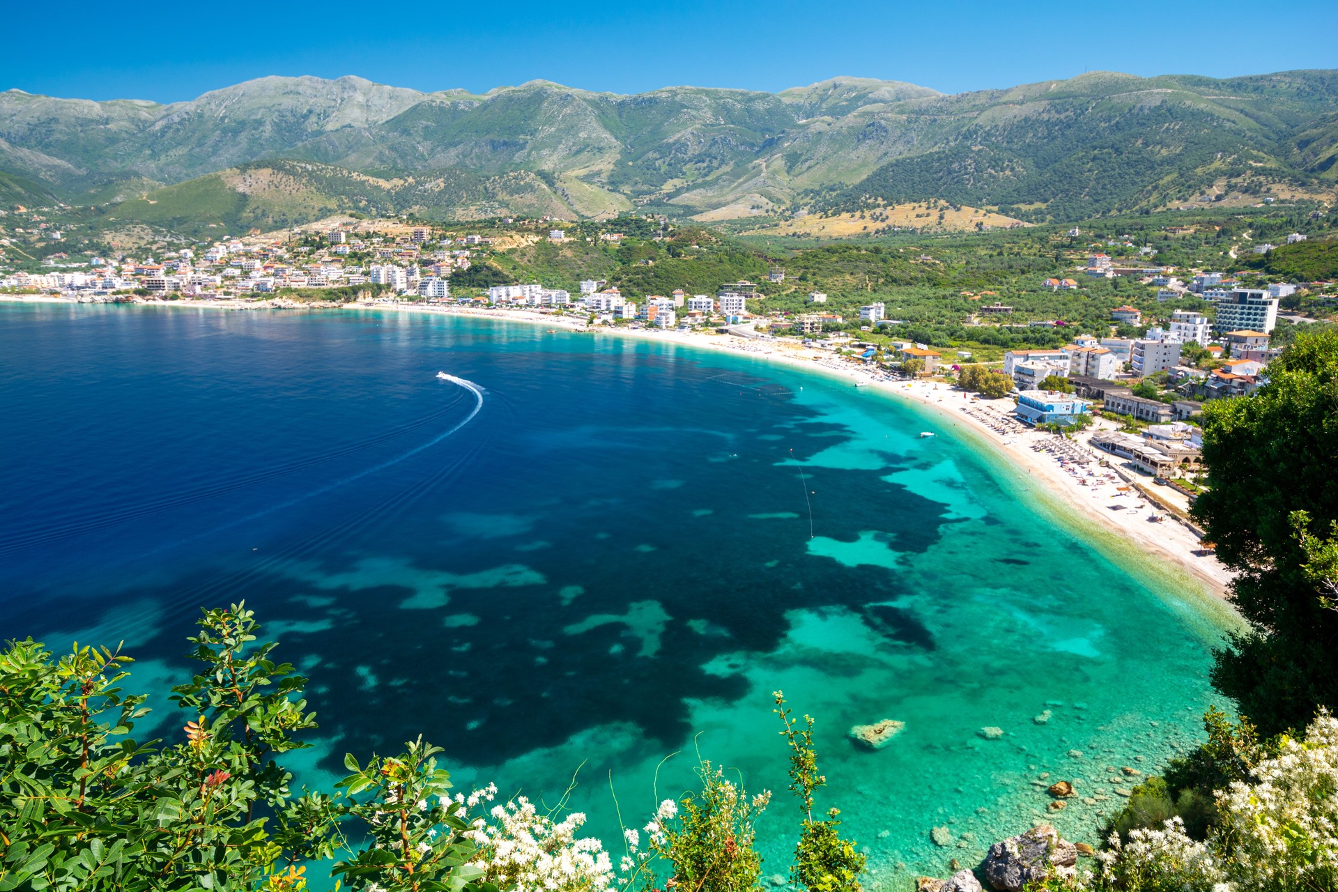belle vue sur Himare sur riviera albanaise, Albanie